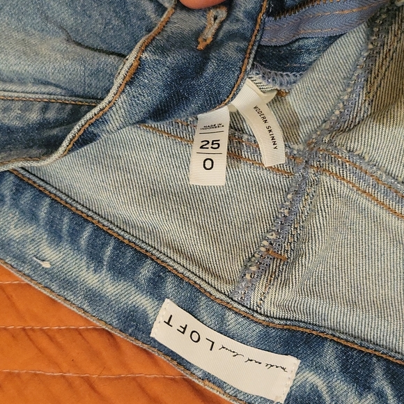 LOFT pearl studded skinny jeans size 25 - Picture 5 of 10
